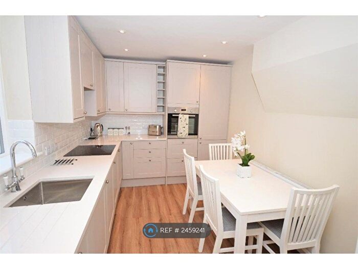 2 Bedroom Semi-Detached House To Rent In West Parade, Lincoln, LN1