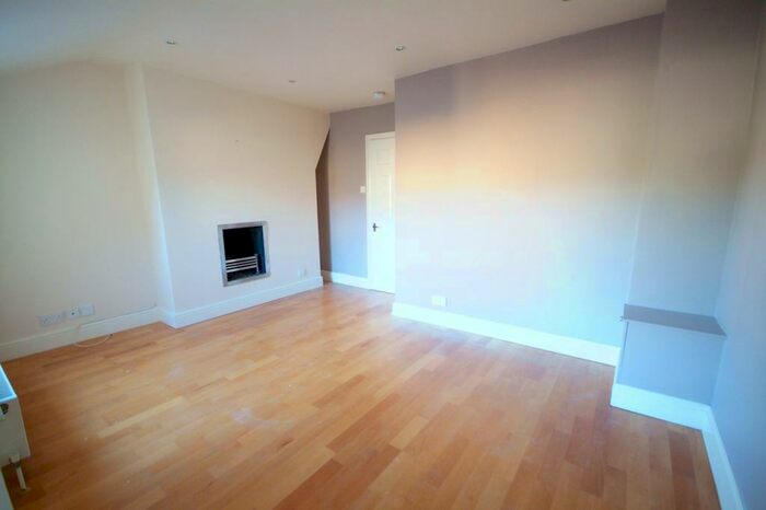1 Bedroom Flat To Rent In Maple Road, Surbiton, London, KT6