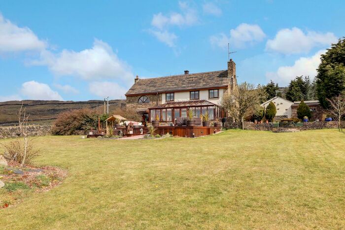 4 Bedroom Detached House For Sale In Warland, Todmorden, OL14