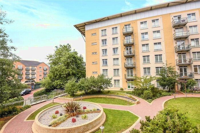 2 Bedroom Flat To Rent In The Meridian, Kenavon Drive, Reading, Berkshire, RG1