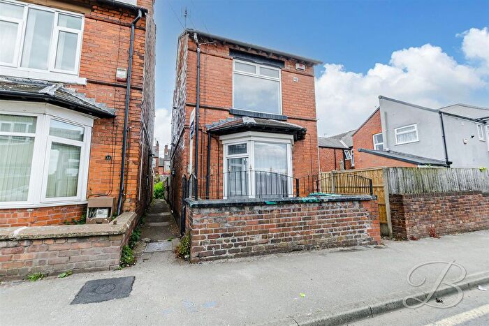 3 Bedroom Detached House To Rent In Burns Street, Mansfield, NG18
