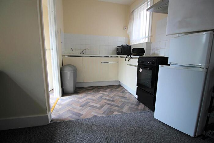 2 Bedroom Apartment To Rent In High Street, Walthamstow, E17