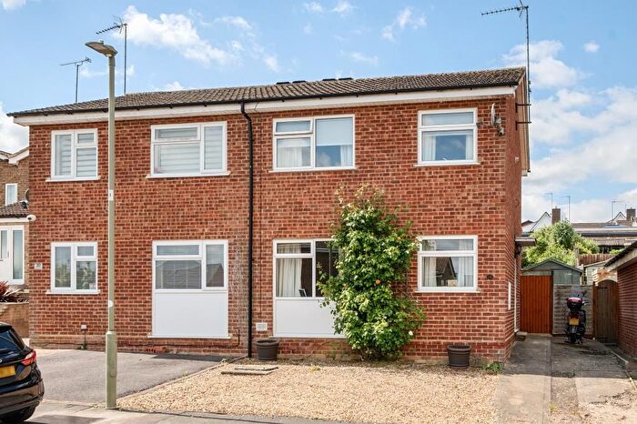 2 Bedroom Semi-detached House For Sale In Banbury, Oxfordshire, OX16