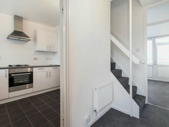 2 Bedroom Flat To Rent In Canterbury House, Royal Street, London, SE1