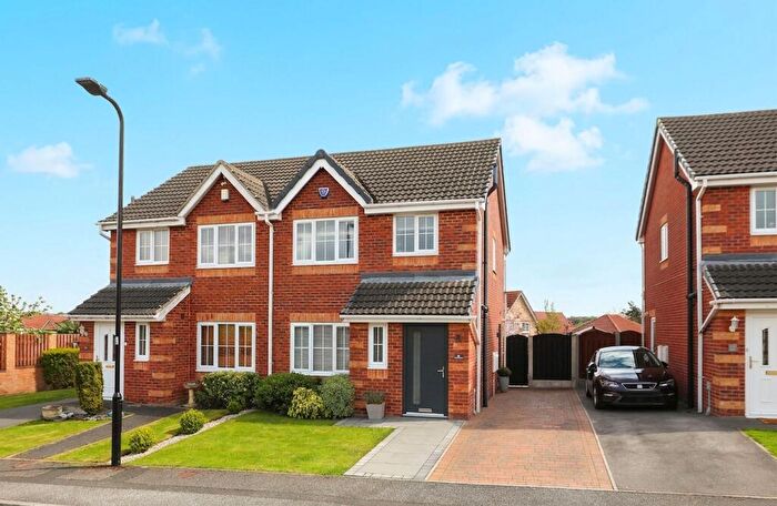 3 Bedroom Semi-Detached House For Sale In Parklands View, Aston, S26