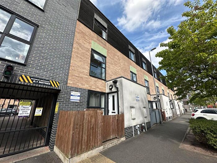 3 Bedroom Town House For Sale In Cooke Place, Salford, M5