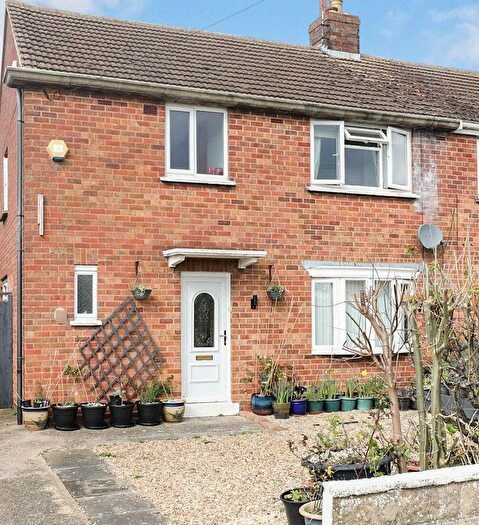 3 Bedroom Semi-Detached House To Rent In Upper Queen Street, Rushden, NN10