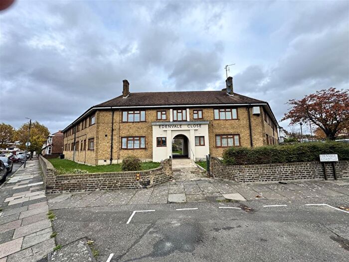 2 Bedroom Flat To Rent In Edenvale Close, Mitcham, CR4