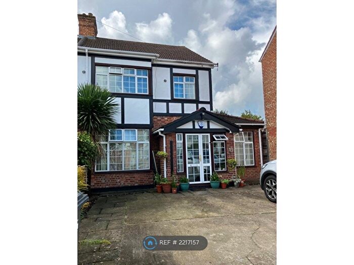 4 Bedroom Semi-Detached House To Rent In Harewood Road, Isleworth, TW7