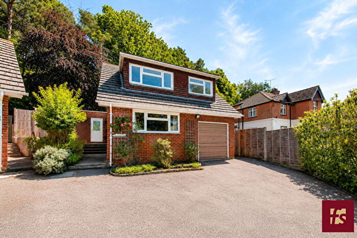 4 Bedroom Detached House For Sale In Mulberry Close, Crowthorne, Berkshire, RG45