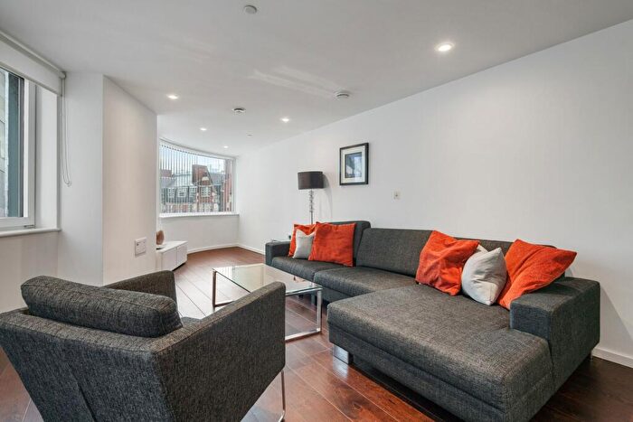 2 Bedroom Apartment To Rent In Eagle Point, City Road, London, EC1V