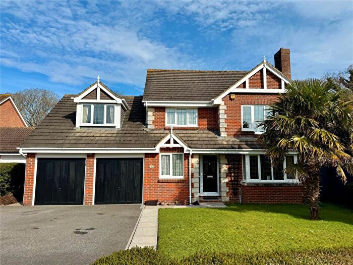 5 Bedroom Detached House For Sale In Velvet Lawn Road, New Milton, Hampshire, BH25