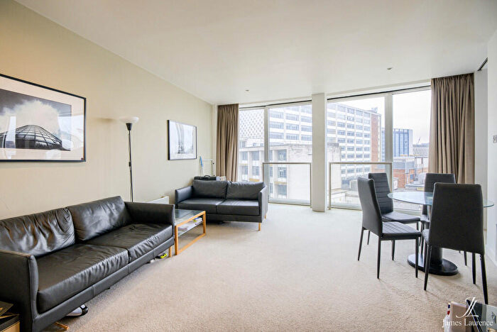 2 Bedroom Apartment To Rent In The Rotunda, New Street, Birmingham City Centre, B2