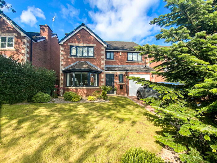 4 Bedroom Detached House For Sale In Rosewood, Hollingworth, SK14