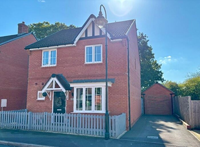 4 Bedroom Detached House For Sale In Fair Oak, SO50