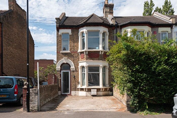3 Bedroom End Of Terrace House For Sale In Chelmsford Road, Leytonstone, London, E11