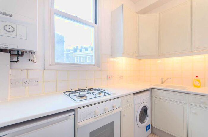 Studio To Rent In West Warwick Place, Pimlico, London, SW1V