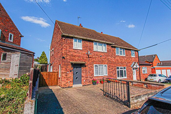 3 Bedroom Semi-Detached House For Sale In Baker Street, Irthlingborough, NN9
