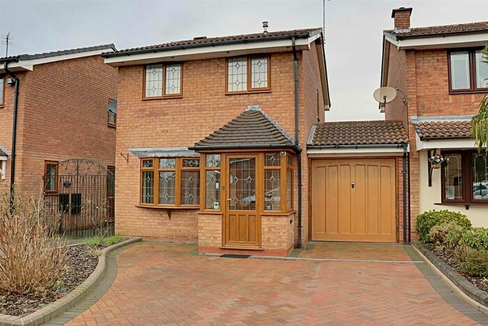 3 Bedroom Detached House To Rent In Churston Close, Turnberry, Bloxwich, WS3
