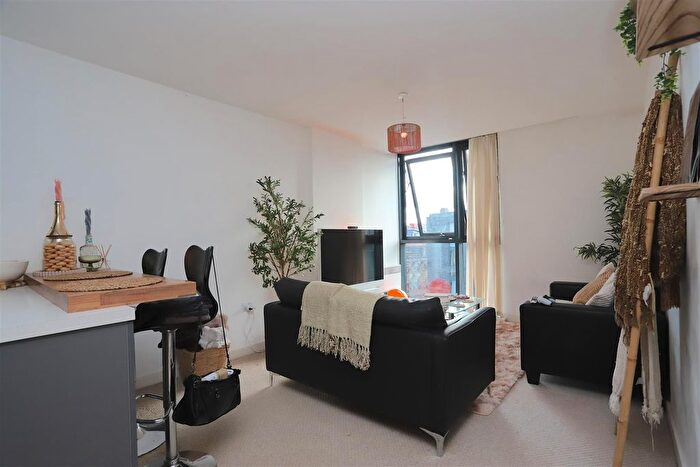 1 Bedroom Flat For Sale In Potato Wharf, Manchester, M3