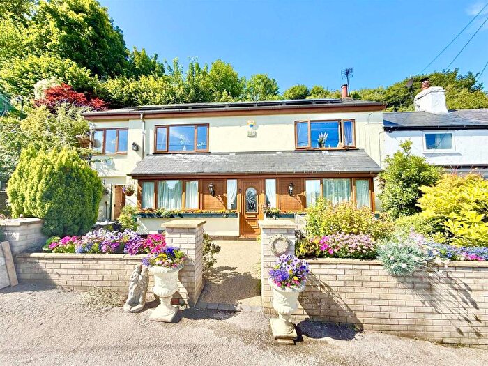3 Bedroom End Of Terrace House For Sale In Bryn Golau, Llanddulas, Abergele, LL22