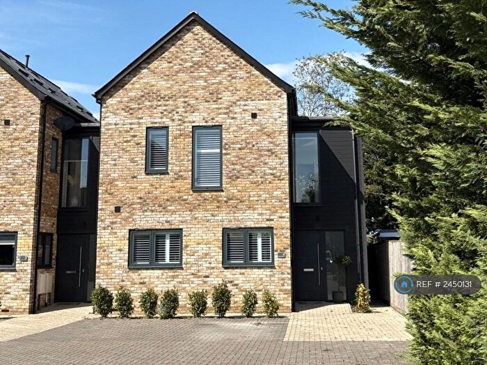 5 Bedroom Detached House To Rent In Windsor Gardens, Epsom, KT19