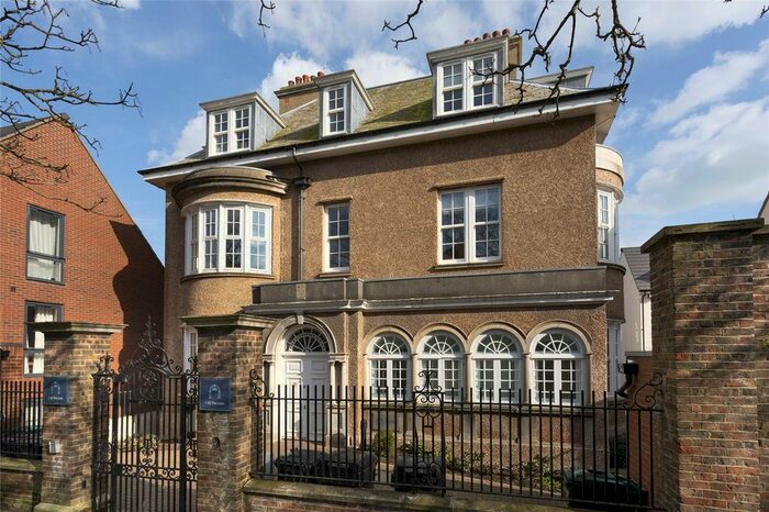 2 Bedroom Flat To Rent In The Lees, Manor Road, Brighton, BN2