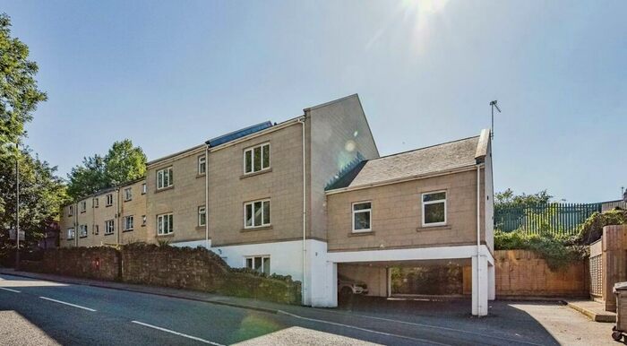 3 Bedroom Apartment To Rent In Rush Hill, Bath, BA2