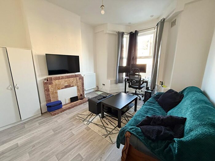 1 Bedroom Flat To Rent In London, E15