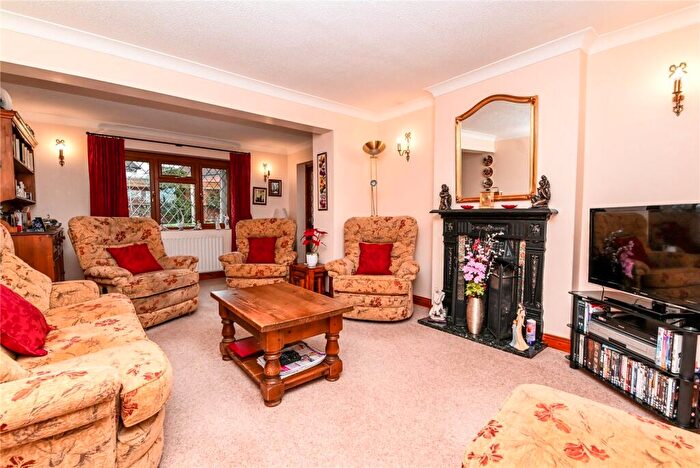 3 Bedroom Detached House For Sale In Ashley Lane, New Milton, Hampshire, BH25