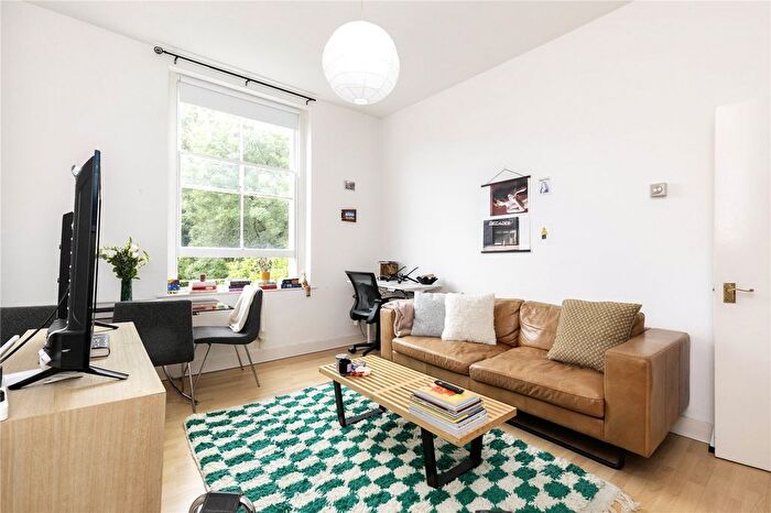 2 Bedroom Flat To Rent In Mildmay Park, London, N1