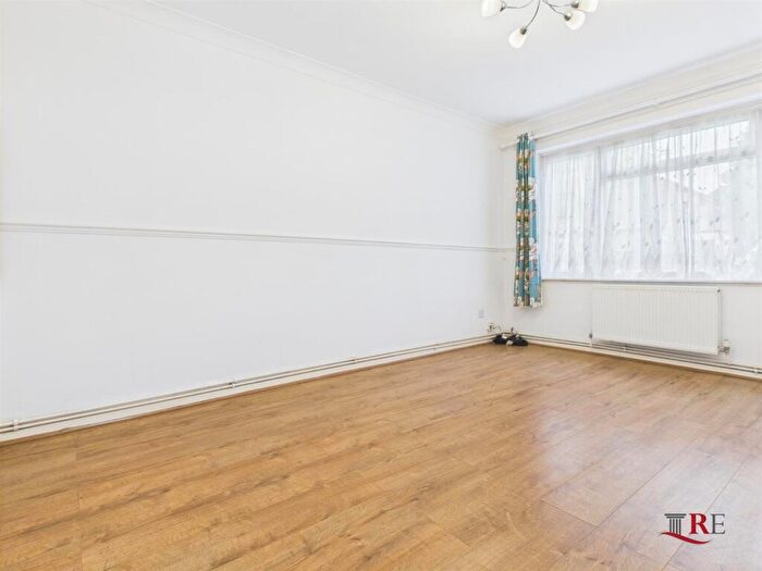 2 Bedroom Flat To Rent In Luther Close, Edgware, HA8