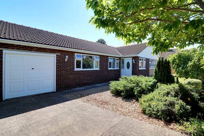 3 Bedroom Detached Bungalow For Sale In Church Walk, Owston Ferry, DN9