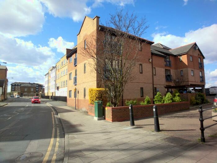 1 Bedroom Apartment To Rent In Crawley Court, West Street, Gravesend, Kent, DA11