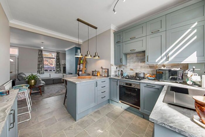 3 Bedroom Terraced House For Sale In Bridge Street, Chesterfield, S40