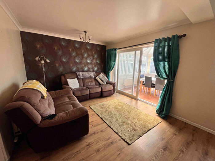 4 Bedroom Semi-Detached House To Rent In Court Road, GL15