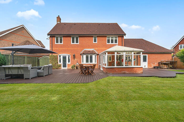 4 Bedroom Detached House For Sale In Hanningtons Way, Burghfield Common, Reading, Berkshire, RG7