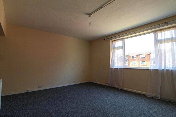 2 Bedroom Flat To Rent In Barlow Moor Court, West Didsbury, M20