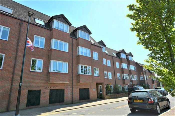 1 Bedroom Retirement Property For Sale In Uxbridge Road, Hatch End, HA5