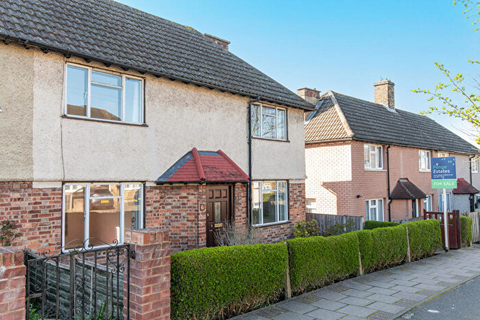 3 Bedroom Semi Detached House For Sale In Goddard Road, Beckenham, Kent, BR3