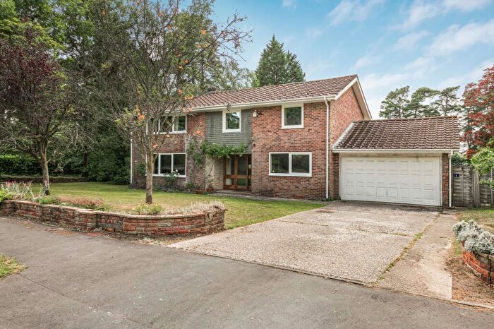 4 Bedroom Detached House For Sale In Rozeldene, Hindhead, Surrey, GU26