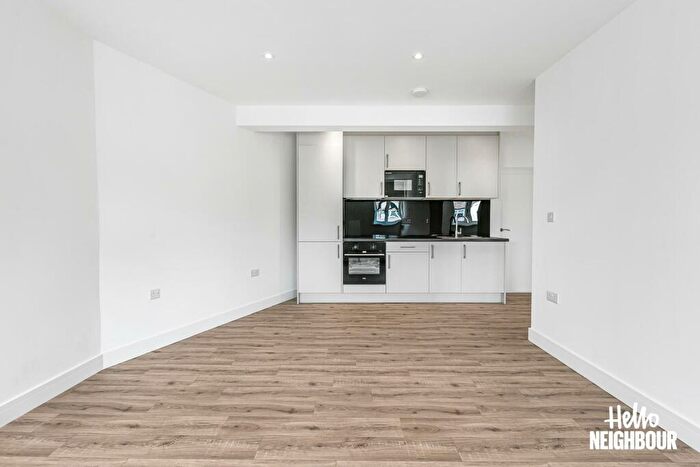 2 Bedroom Apartment To Rent In Alexandra Drive, Surbiton, KT5