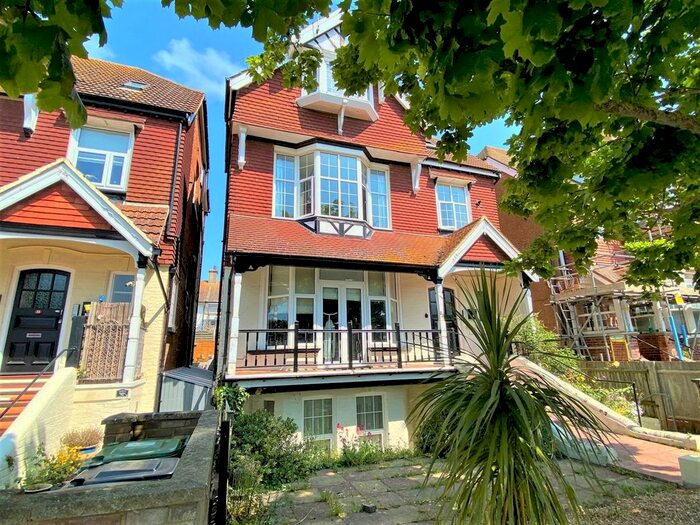 2 Bedroom Flat To Rent In Cantelupe Road, Bexhill-On-Sea, TN40