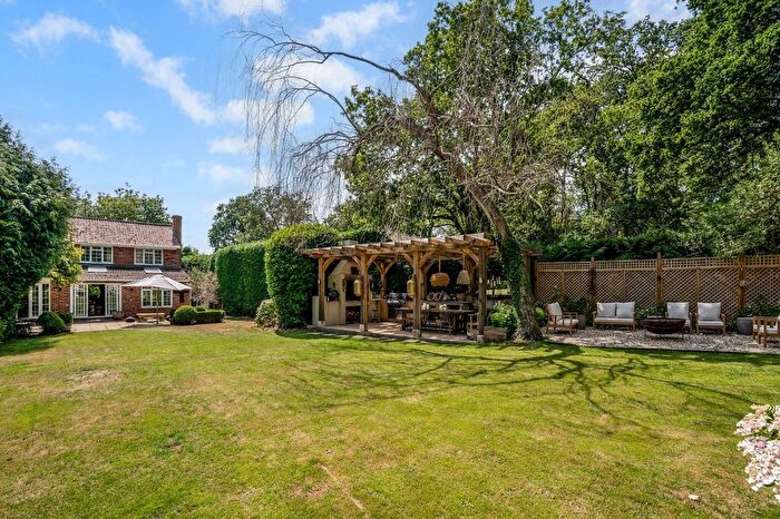 4 Bedroom Detached House For Sale In Dell Road, Finchampstead, Wokingham, Berkshire, RG40