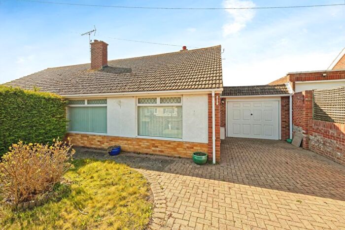 2 Bedroom Bungalow For Sale In Coniston Avenue, Ramsgate, Kent, CT11
