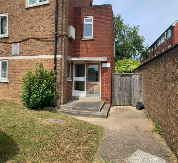 1 Bedroom Apartment To Rent In Magpie Hall Lane, Bromley, BR2