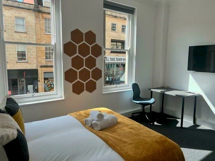 2 Bedroom Apartment To Rent In Park Street, Bristol, BS1