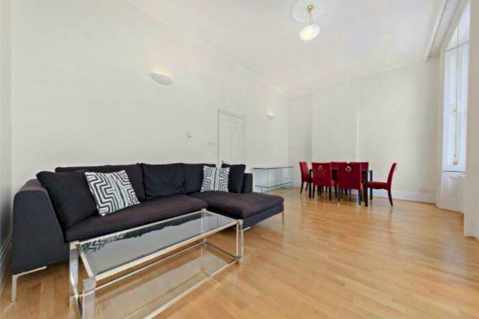 2 Bedroom Apartment To Rent In Baker Street, Marylebone, London, NW1