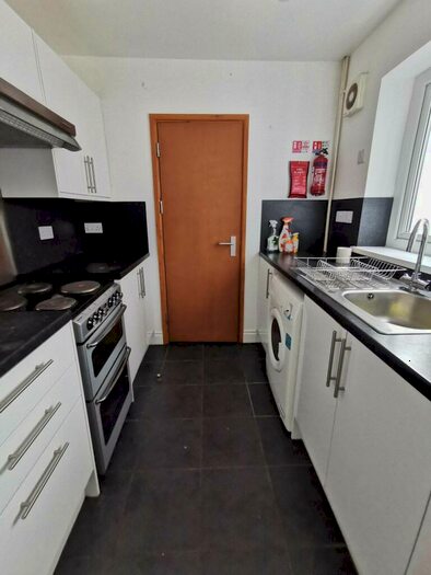 3 Bedroom House To Rent In Sebastopol Street, St Thomas, Swansea, SA1