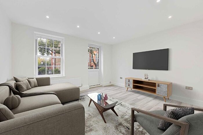 3 Bedroom Flat To Rent In Hortensia Road, London, SW10